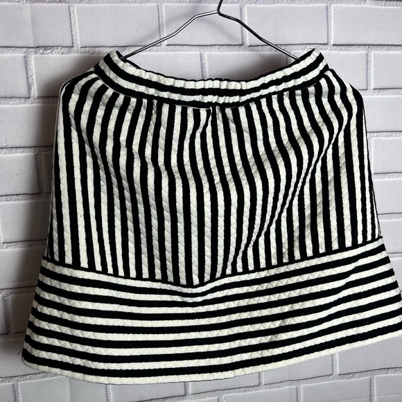 XHILARATION Black and White Striped Women's skirt / size SP - Picture 4 of 9